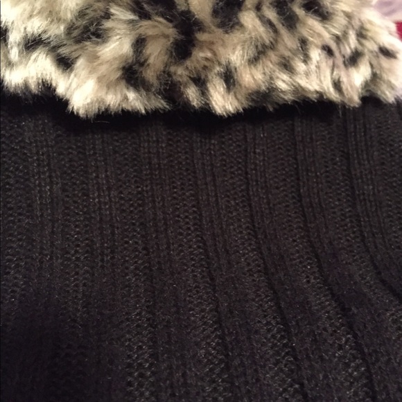 Jacket looks like a vest. Different and cute. - Picture 3 of 14